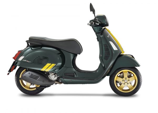 Vespa GTS300 Racing Sixties